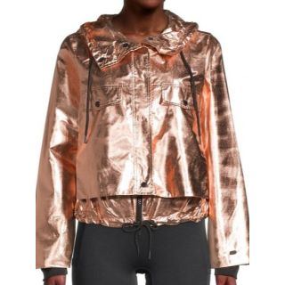 Fashion on the Rocks